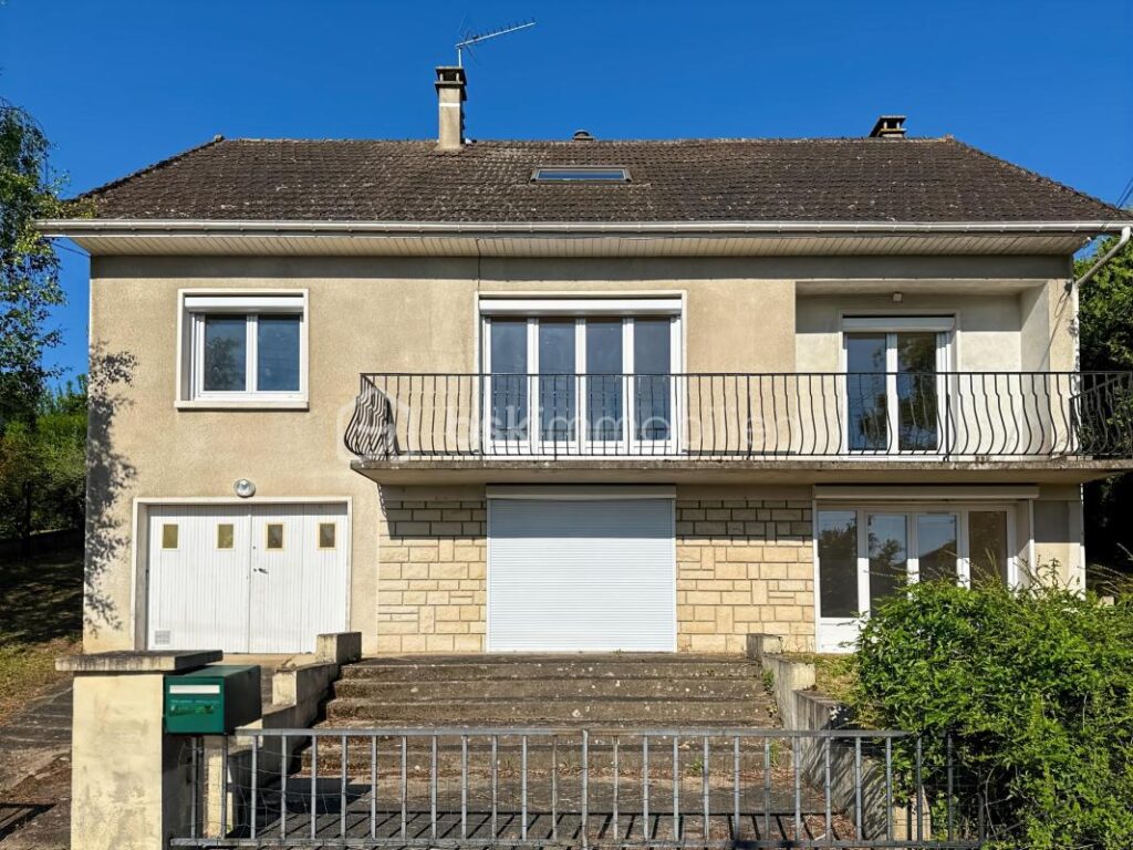 Maison 7 pièces de 141m2 à PARON (89100) – 7 pièces – 5 chambres – 141 m²
