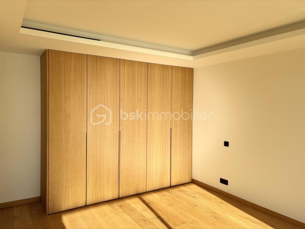 SAINTE MAXIME Villa contemporaine de prestige avec vue mer – 5 pièces – 4 chambres – 262 m²