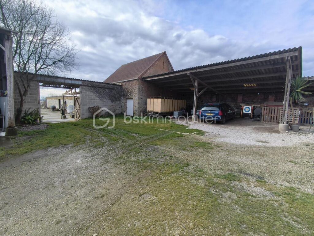 Maison de charme en pierre – Volumes, lumière et sérénité au cœur des marais – 7 pièces – 4 chambres – 245 m²