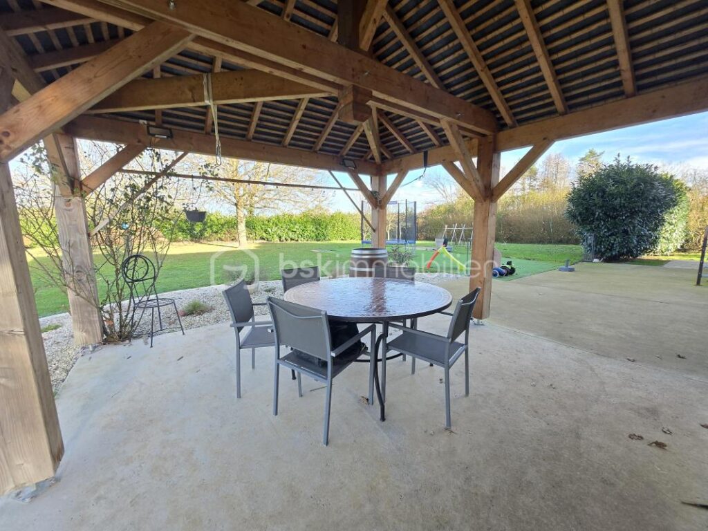 Magnifique Maison en pierres de 201m² à Raveau – 5 pièces – 4 chambres – 201 m²