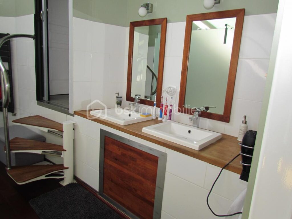 MENSIGNAC (24350) Près PERIGUEUX ,MAISON PERIGOURDINE de 223 m² à COUP DE COEUR !! – 7 pièces – 5 chambres – 223 m²