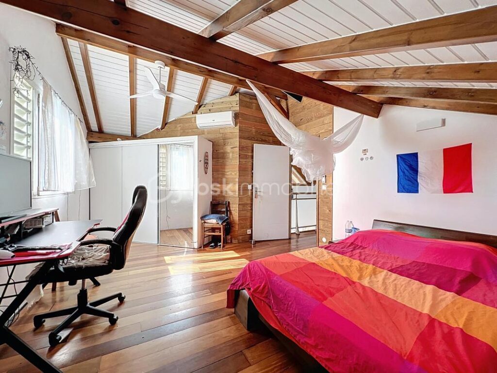 Ensemble immobilier villa et ses deux locatifs vue mer – 10 pièces – 7 chambres – 295 m²