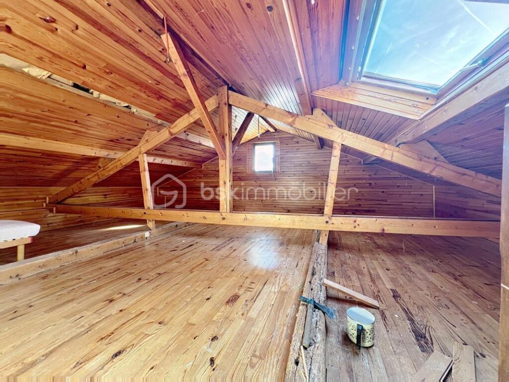 ***MAISON COUP DE COEUR A SAINT ISMIER A LA TOUR D ARCE A RENOVER*** – 4 pièces – 3 chambres – 126 m²