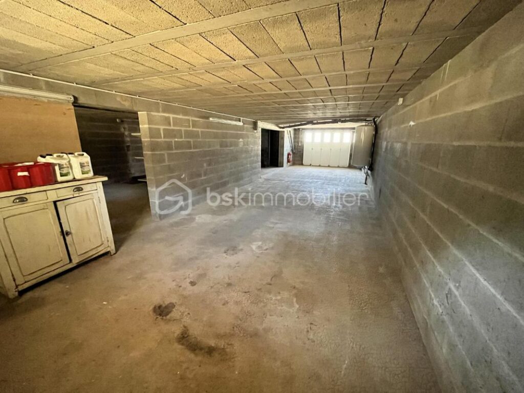 Charmant pavillon de plain-pied sur sous-sol complet avec garage et terrain – 4 pièces – 3 chambres – 89 m²