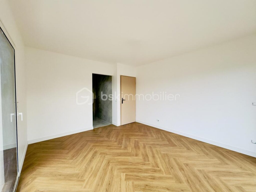 Maison T4 de 2025 RE 2020 – 4 pièces – 3 chambres – 123 m²