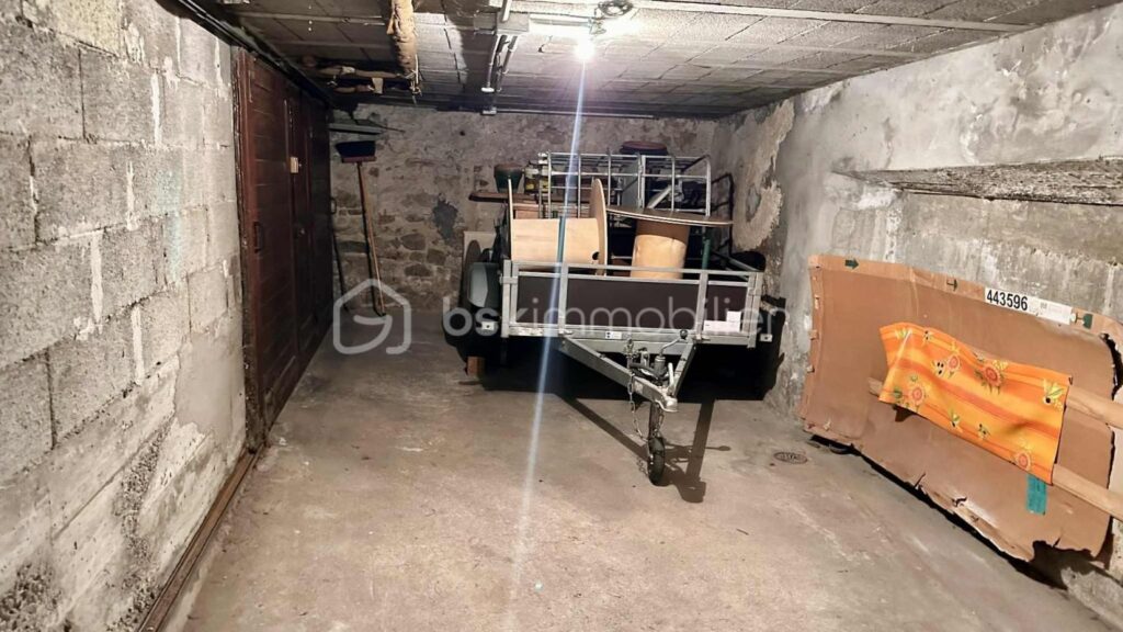 Une vue rare, un emplacement recherché, une maison de caractère au cœur de Roiffieux – 4 pièces – 2 chambres – 75 m²