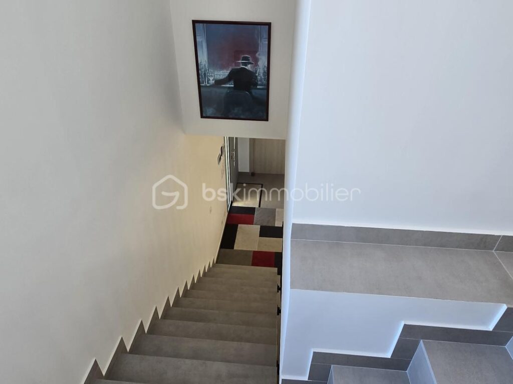 Villa neuve 5 pièces, grand standing, résidentiel, piscine – 5 pièces – 4 chambres – 131 m²