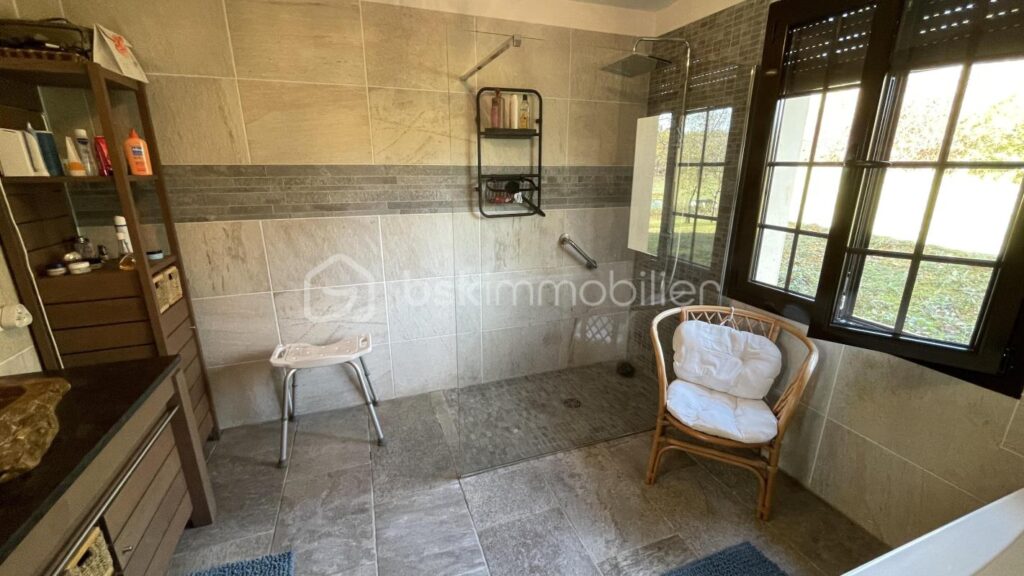 Propriété sans voisin proche, au calme absolu – 6 pièces – 4 chambres – 151 m²