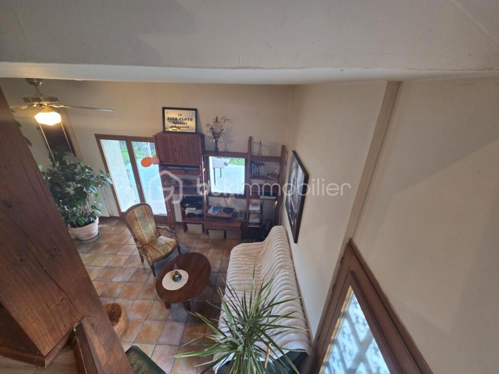 Ferme de 142m2 a saint etienne le molard – 4 pièces – 3 chambres – 142 m²