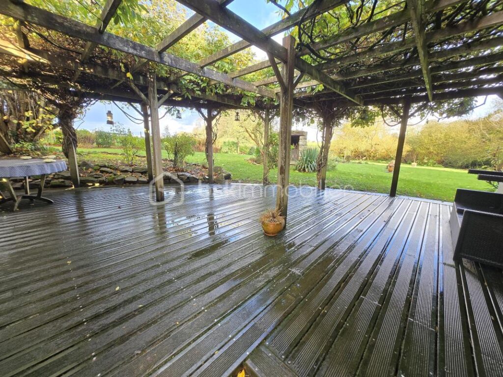 UNE LONGÈRE EN PIERRE D’EXCEPTION — VOLUME, ÉLÉGANCE & CHARME AUTHENTIQUE – 6 pièces – 3 chambres – 182 m²