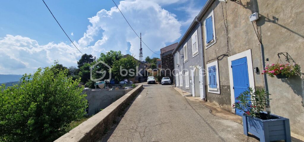 Antisanti- Maison de village 87m2 – 4 pièces – 3 chambres – 87 m²