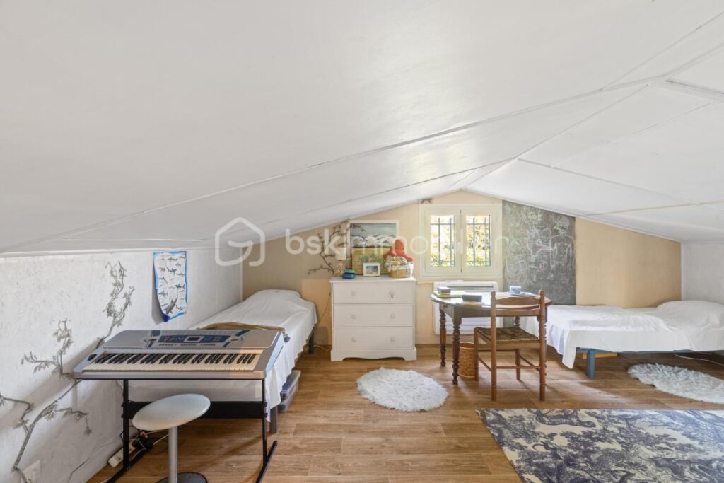 Une villa clés en main, alliant charme et sérénité dans un écrin de verdure – 5 pièces – 4 chambres – 170 m²