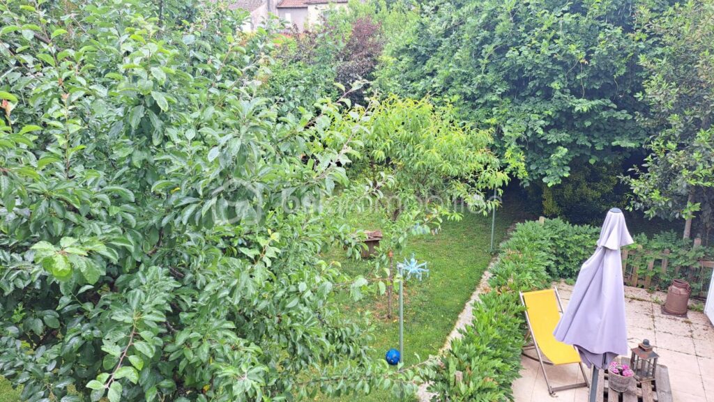 Ensemble immobilier de 2 maisons rénovées – 8 pièces – 4 chambres – 175 m²