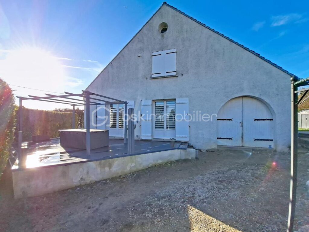 Maison familiale rénovée – 174 m² – Donnemarie-Dontilly – 6 pièces – 5 chambres – 174 m²