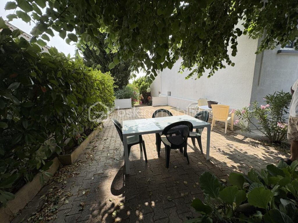 Maison quartier résidentiel 4 chambres, piscine – 5 pièces – 4 chambres – 110 m²