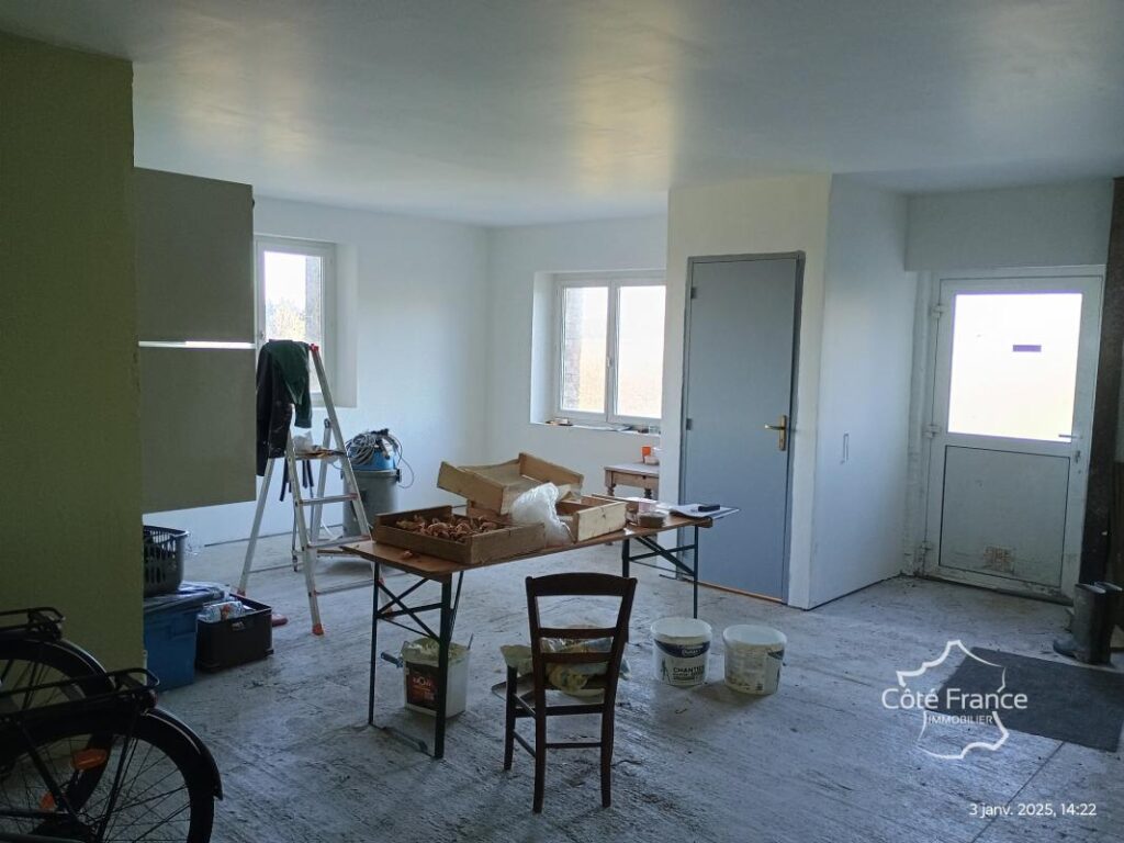 AISNE – VERVINS – CORPS DE FERME sur plus de 5500 m2 de terr – 8 pièces – 3 chambres – 185 m²