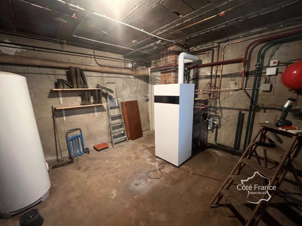 Élégante propriété familiale avec dépendance, terrain, pisci – 8 pièces – 5 chambres – 236 m²