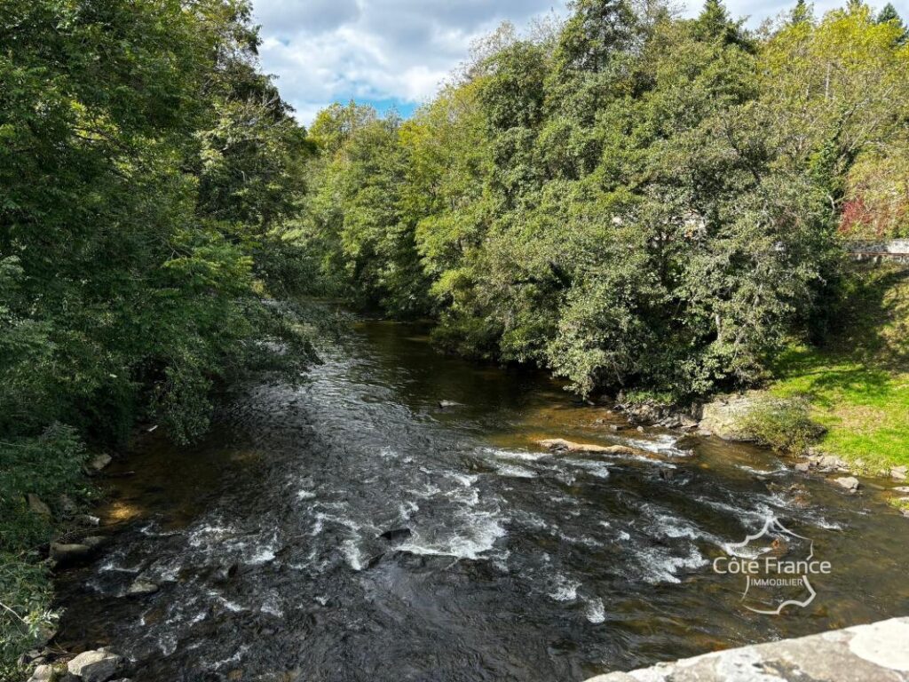 Maison de village avec local commercial et grande jardin, ga – 8 pièces – 4 chambres – 130 m²