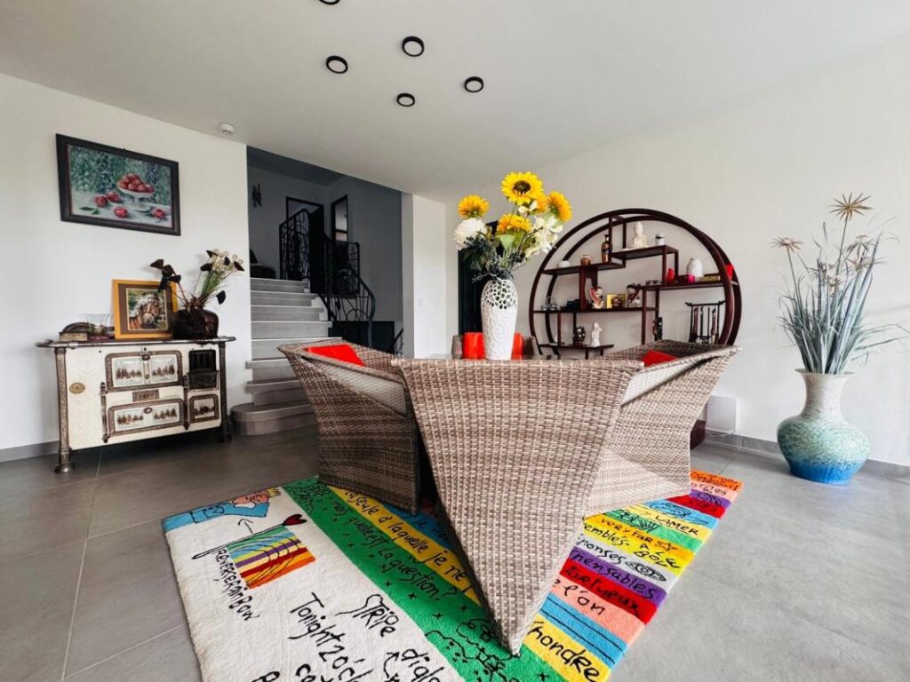 Maison à vendre Rochefort-du-Gard – 6 pièces – 4 chambres – 202 m²