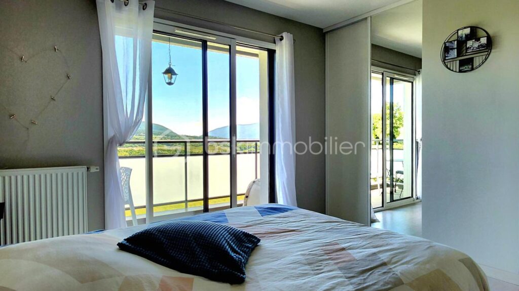 Maison moderne construite en 2020 + terrain constructible pour éventuelle extension – 7 pièces – 5 chambres – 202 m²