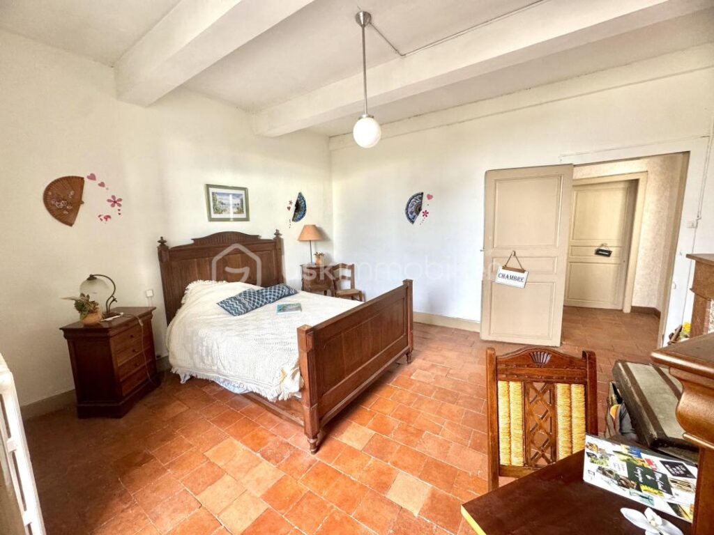 Au cœur du Gers – Maison de caractère en pierre avec chambres d’hôtes et dépendances – 9 pièces – 5 chambres – 202 m²