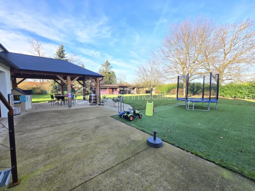 Magnifique Maison en pierres de 201m² à Raveau – 5 pièces – 4 chambres – 201 m²