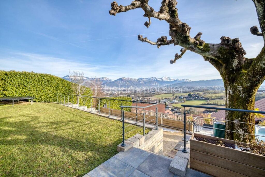 Magnifique villa contemporaine / Vue panoramique – 6 pièces – 3 chambres – 212 m²