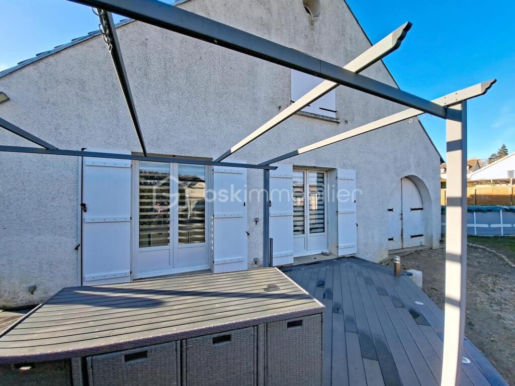 Maison familiale rénovée – 174 m² – Donnemarie-Dontilly – 6 pièces – 5 chambres – 174 m²