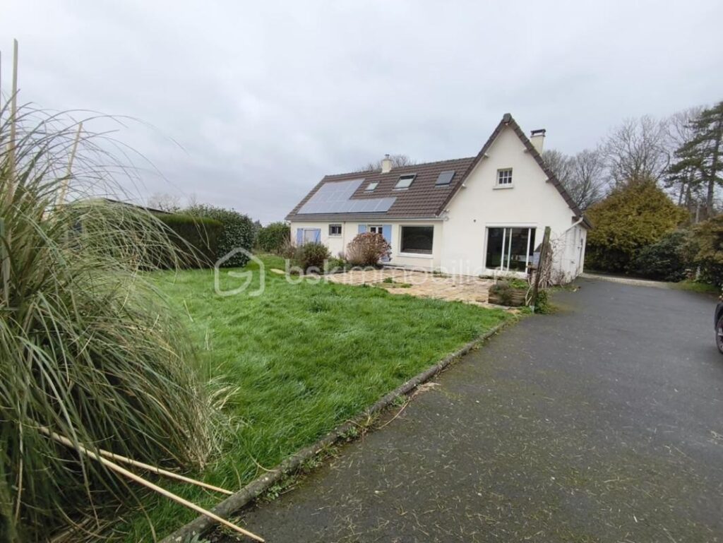 Charmant pavillon familial aux beaux volumes – 7 pièces – 4 chambres – 145 m²