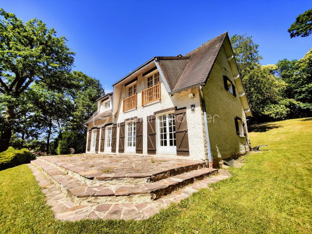 Bien immobilier d’exception dans un parc boisé privé av tennis ! – 7 pièces – 4 chambres – 170 m²