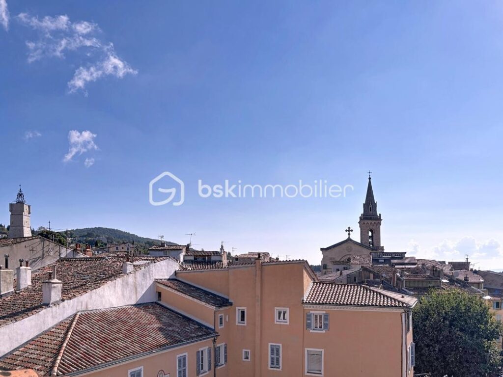 🌟EXCLUSIVITÉ🌟 CHARMANT APPARTEMENT DE 5 PIÈCES AU DERNIER ÉTAGE – CACHET, LUMIÈRE ET CALME ABSOLU – 5 pièces – 3 chambres – 92 m²