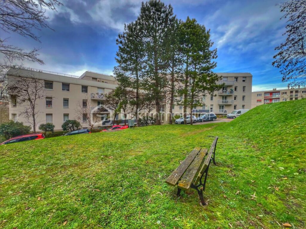 Votre nouveau coup de coeur dans un cadre verdoyant ! – 4 pièces – 3 chambres – 82 m²