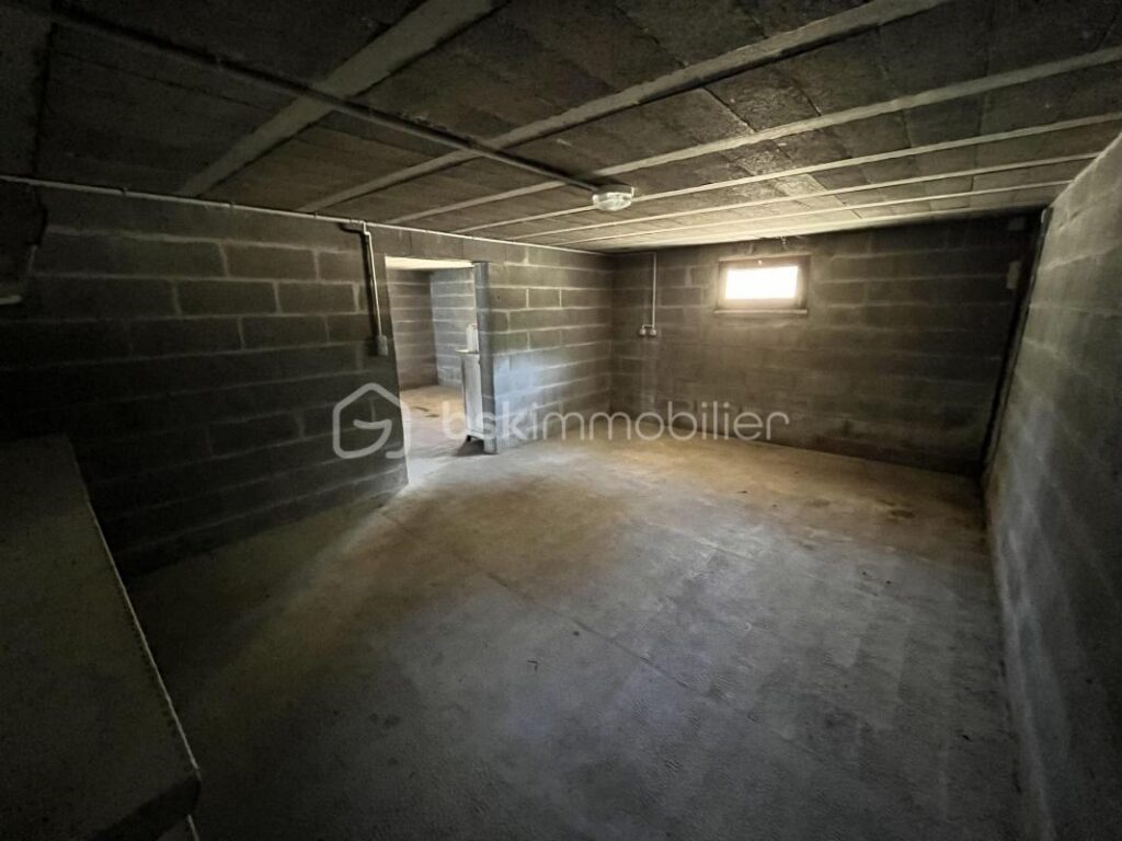 Charmant pavillon de plain-pied sur sous-sol complet avec garage et terrain – 4 pièces – 3 chambres – 89 m²