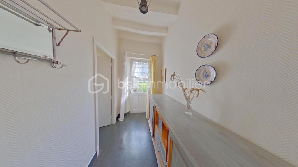 Magnifique propriété de 180 m² sur 1778 m² de terrain – 6 pièces – 4 chambres – 180 m²