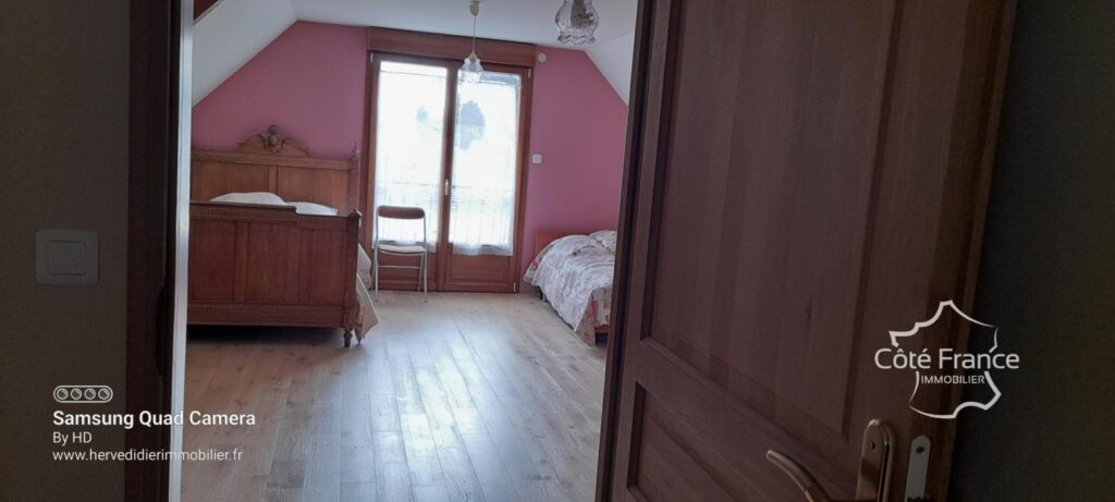 Avoise 72 Magnifique et grande maison habitable de suite – 10 pièces – 3 chambres – 187 m²