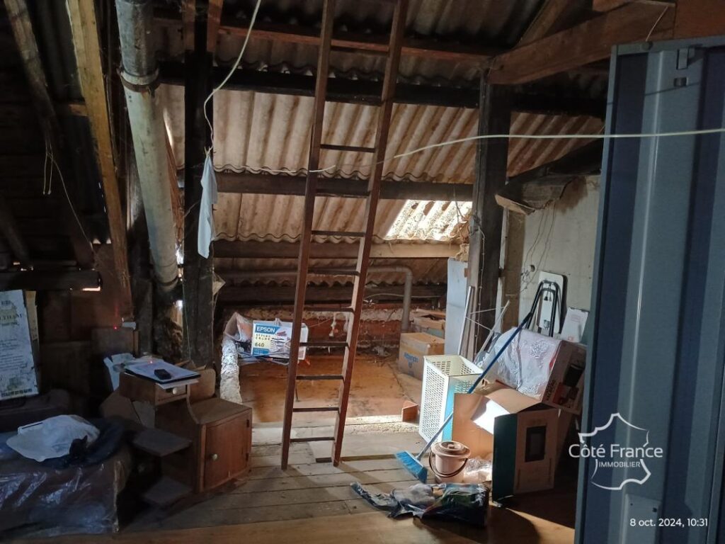 AISNE (02) – GERGNY – Maison de village à rénover – 10 pièces – 6 chambres – 210 m²