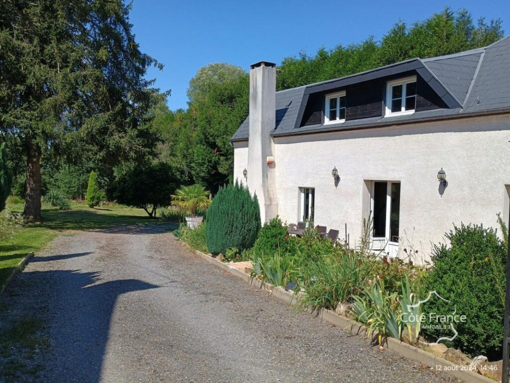 AISNE – MARLY-GOMONT – Charmante maison de campagne sur 7590 – 10 pièces – 4 chambres – 174 m²