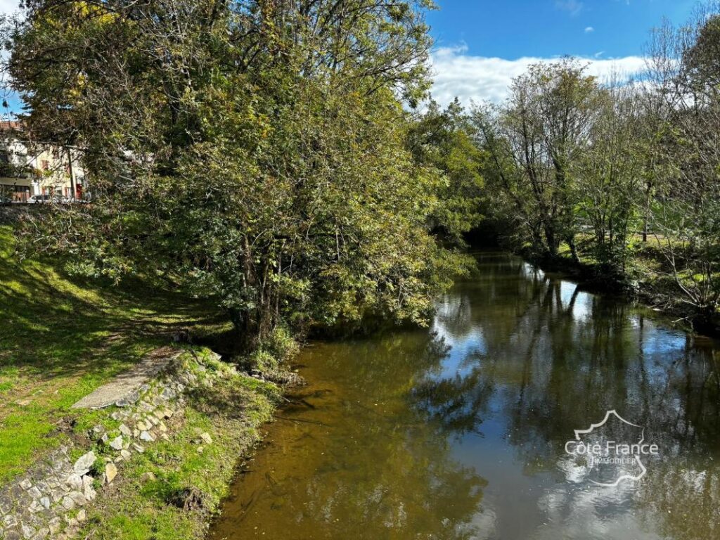 Maison de village avec local commercial et grande jardin, ga – 8 pièces – 4 chambres – 130 m²
