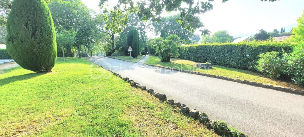 MAGNIFIQUE MAISON RÉNOVÉE 3 PIÈCES PLAIN-PIED DANS UN DOMAINE DE RÊVE – 3 pièces – 2 chambres – 72 m²