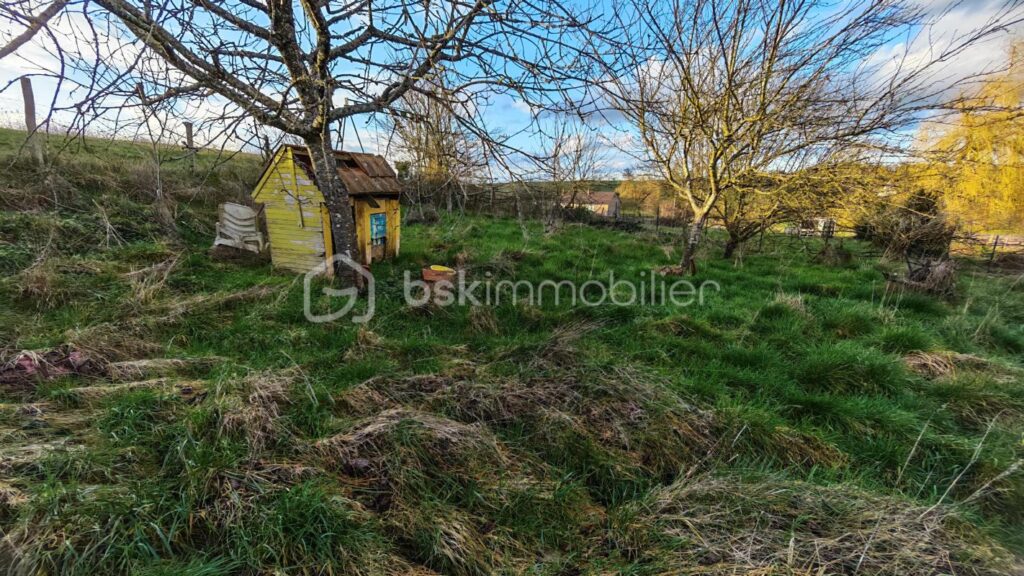 Charmante maison mitoyenne authentique 104 m² habitable environ – 4 pièces – 2 chambres – 112 m²