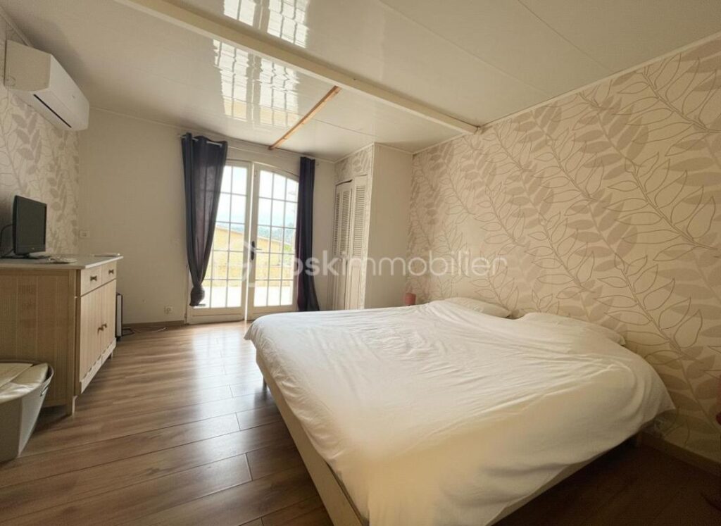 La Gaude – Villa de caractère avec piscine, studio indépendant et DPE A, au calme absolu – 5 pièces – 4 chambres – 175 m²