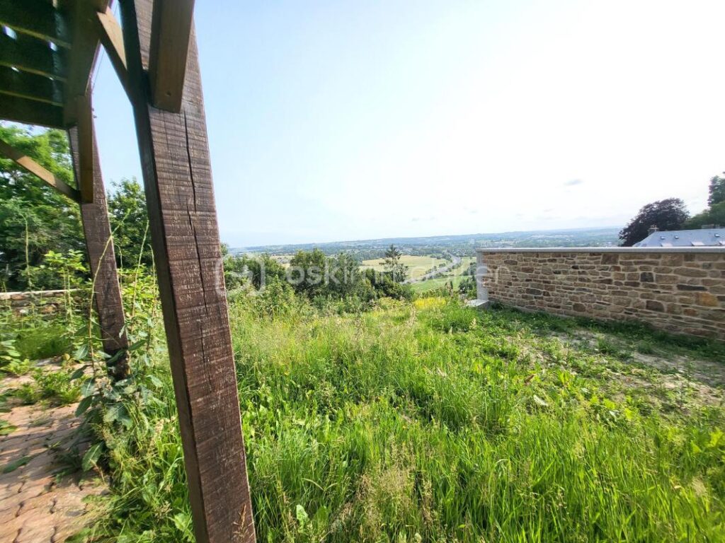 Une maison pleine de vie et de caractère située à Avranches ! – 7 pièces – 4 chambres – 215 m²