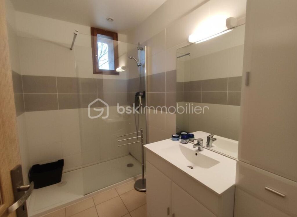 Grande maison de caractère entièrement rénovée, idéale résidence principale ou projet mixte – 10 pièces – 5 chambres – 166 m²