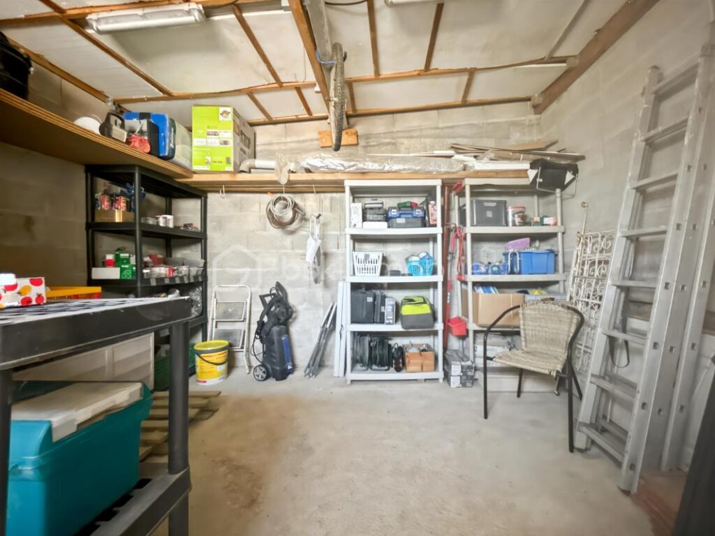 Maison 6 pièces de 179m2 à Nailly – 6 pièces – 5 chambres – 179 m²