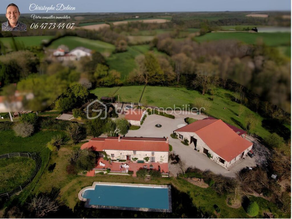 Entre nature, confort et authenticité – Un lieu de vie rare à découvrir aux Lucs-sur-Boulogne – 7 pièces – 4 chambres – 200 m²