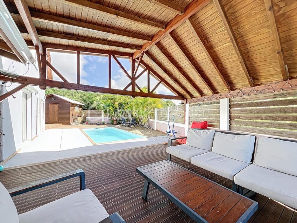 Ensemble immobilier villa et ses deux locatifs vue mer – 10 pièces – 7 chambres – 295 m²