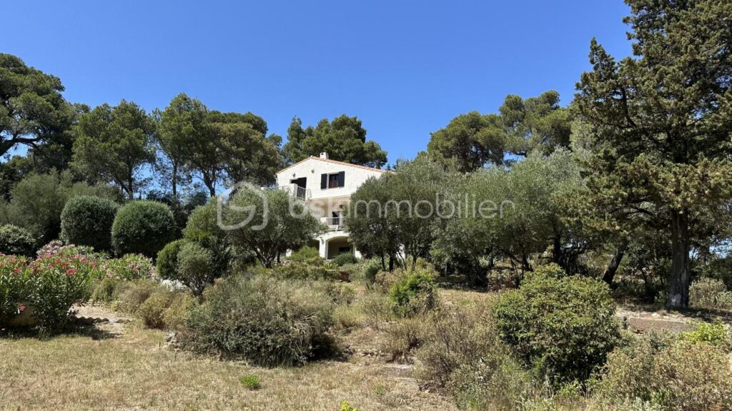 Villa 4 chambres – vue incroyable – 40 mn aéroport Carcassonne – au cœur des Corbières – 6 pièces – 4 chambres – 130 m²