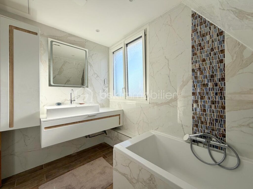 NOUVELLE PEPITE POUR POSER SES VALISES ! – 7 pièces – 4 chambres – 114 m²