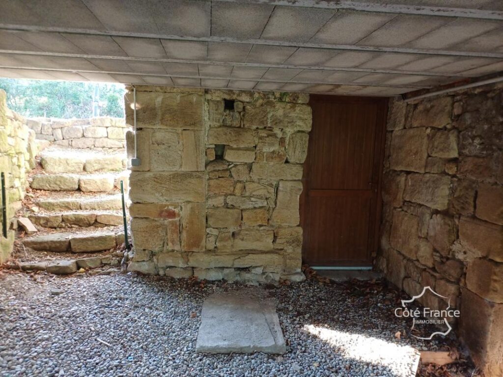 Maison en pierres entièrement rénovée – 7 pièces – 4 chambres – 151 m²