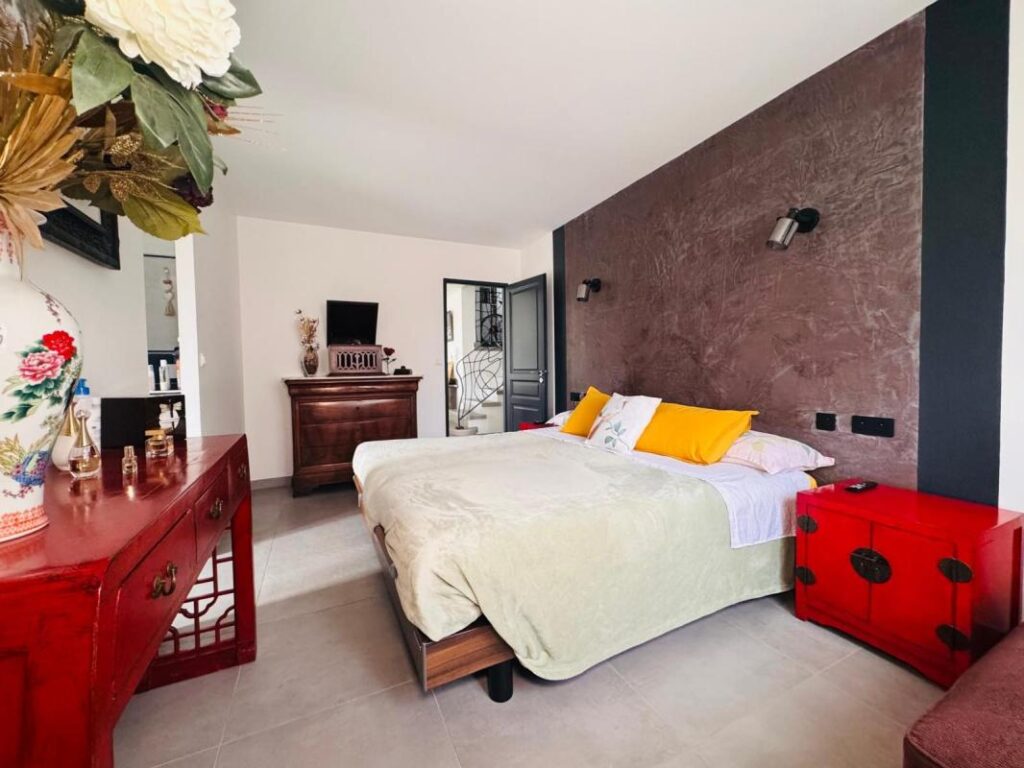 Maison à vendre Rochefort-du-Gard – 6 pièces – 4 chambres – 202 m²